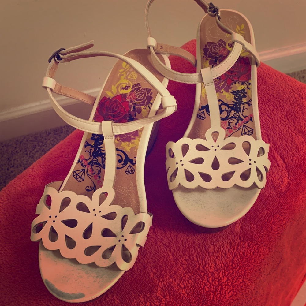 Off white wedge sandals size 10